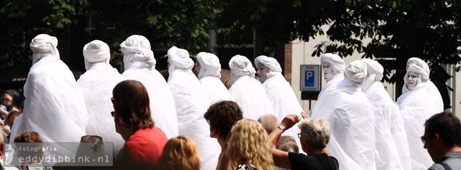 2014-07-13 Compagnie des Quidams - Reve d'Herbert (Deventer op Stelten) 001